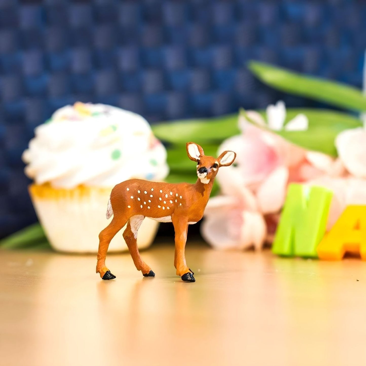 Figura animal cria de cervo da Virgínia para imaginação suave e criativa