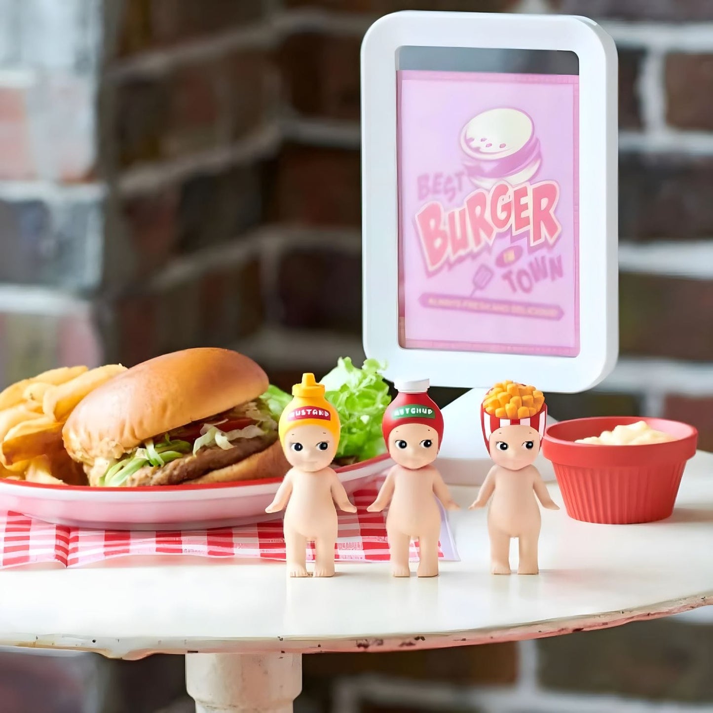 Sonny Angel série Snack com mini figuras inspiradas em hambúrguer, molhos e snacks coloridos