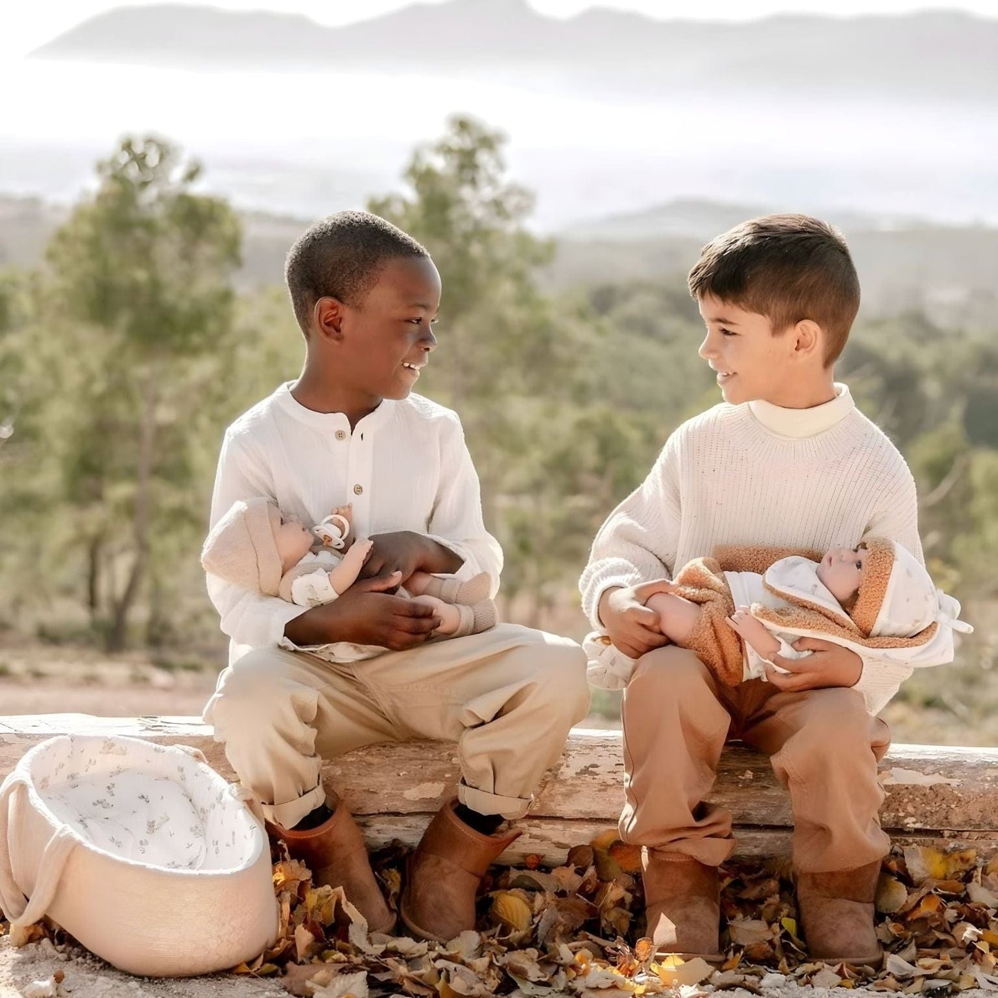 Apresentamos Boneca Creme com Alcofa com o SKU 850892025 recomendado para + 2 anos