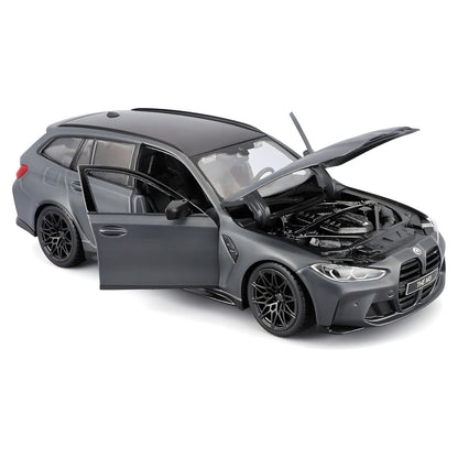 BMW M3 Touring 2023 com portas e capô abertos