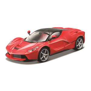 Viva a paixão por velocidade com o Carro de brincar Ferrari Signature Series - LaFerrari, a réplica em miniatura perfeita que traz sofisticação e diversão para todas as idades. Imerso em detalhes autênticos e design suntuoso, este modelo transformará qualquer coleção com um toque de elegância italiana.