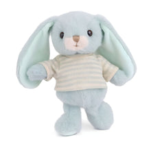 Coelho de peluche azul com t-shirt às riscas brancas e azul