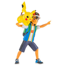 Figura Pokemon Ash e Pikachu em pose de batalha com Pikachu a saltar