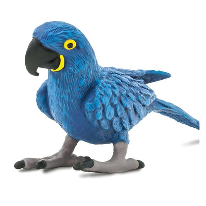 Blue Macaw rubber figure in detail