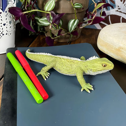 Tuatara rubber figure in detail