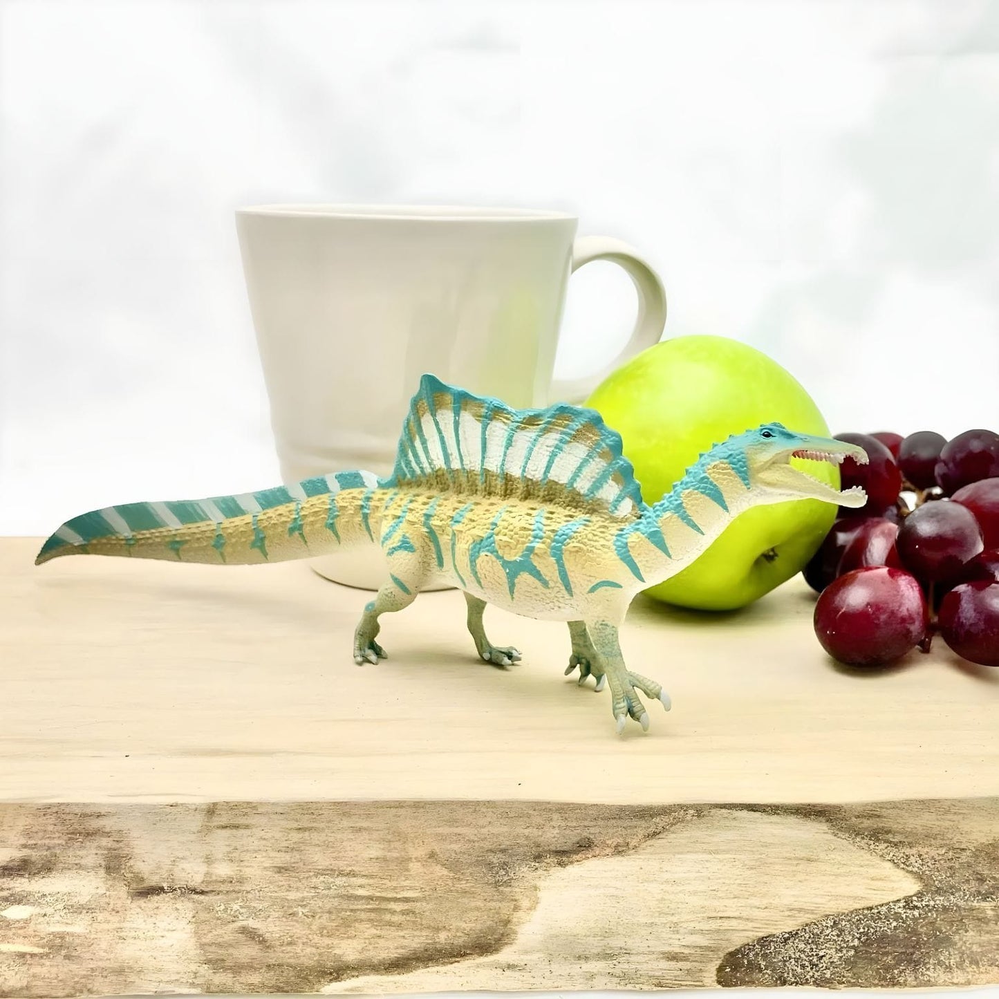 Brinquedo espinossauro com presença marcante para histórias de dinossauros