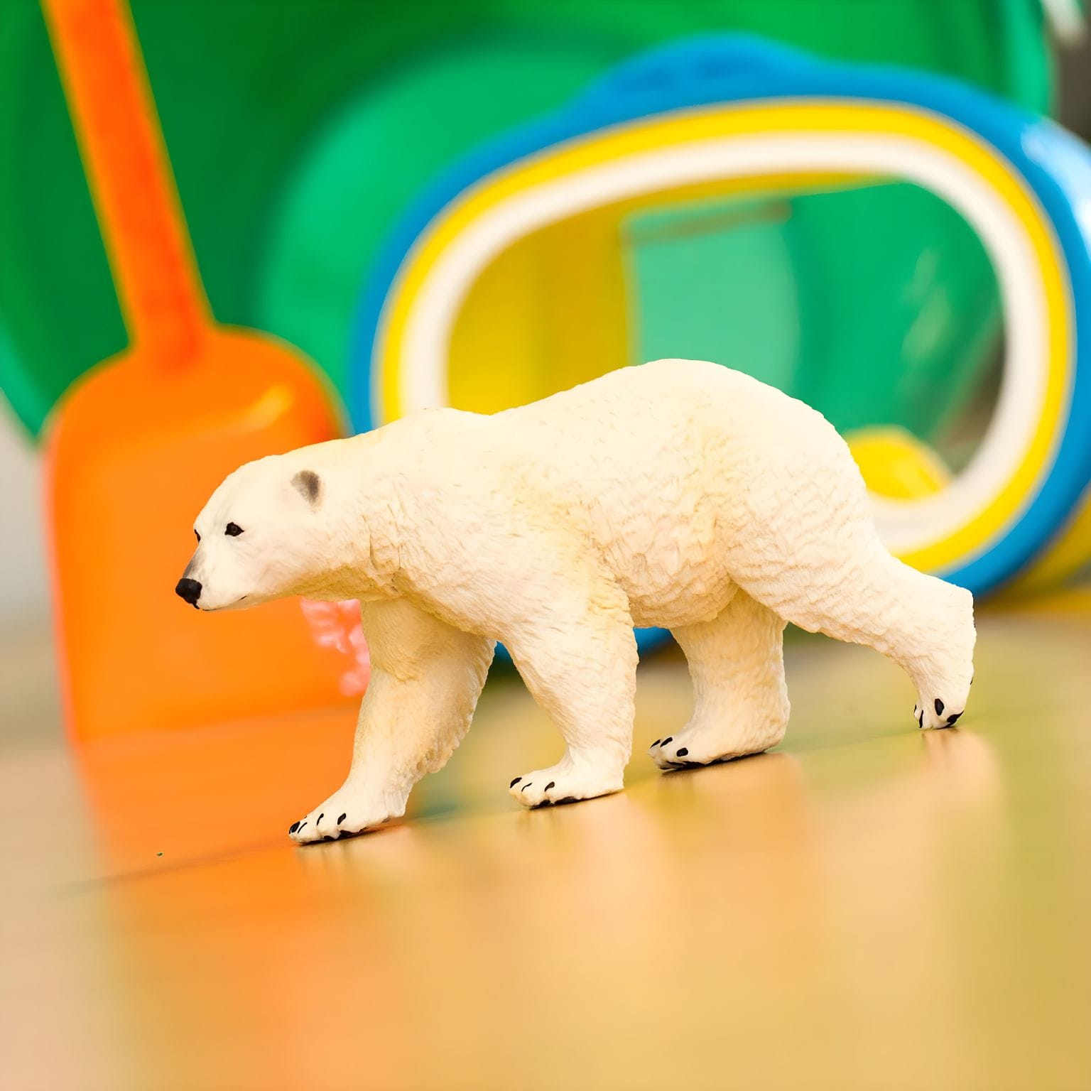 Figura animal urso polar pensada para imaginação e exploração