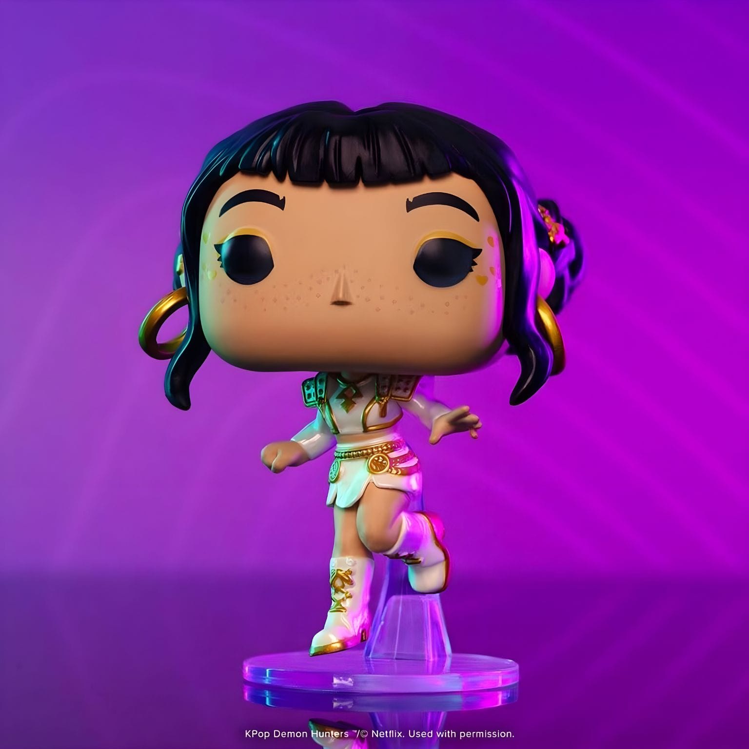 Funko POP K-Pop Demon Hunters Zoey com visual de palco
