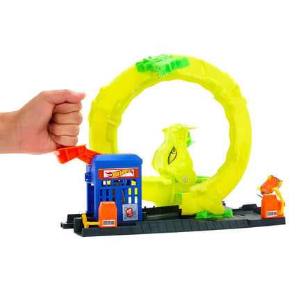 Hot Wheels City Serpent Spiral Attack track with loop and escaping car