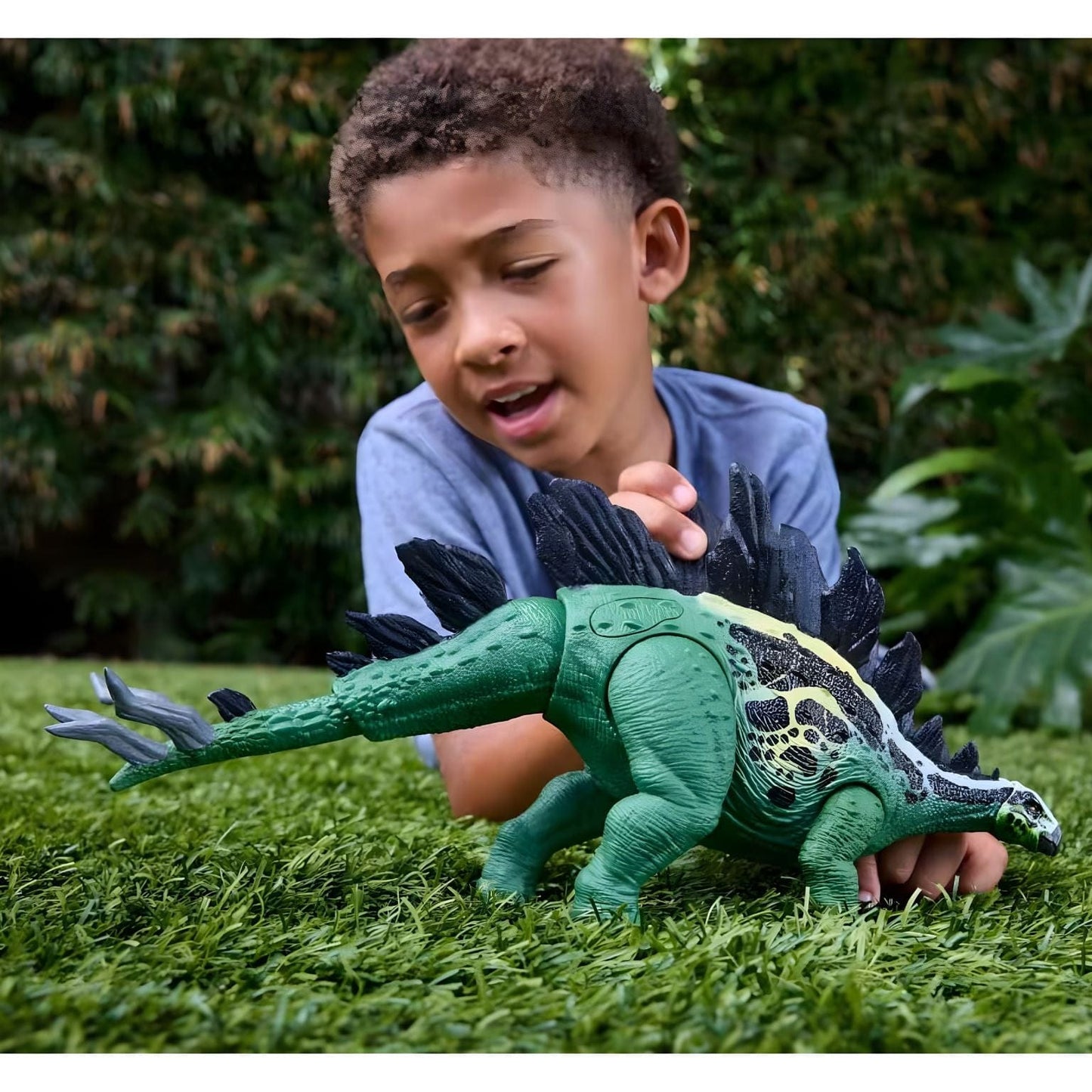 Jurassic World Survival - Stegosaurus Mattel figura de dinossauro verde com placas dorsais pretas