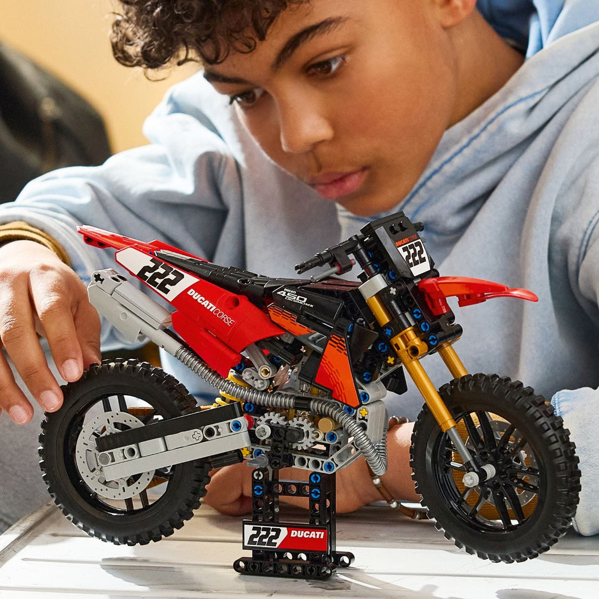 LEGO Technic Ducati Desmo450 MX Factory para fãs de motas