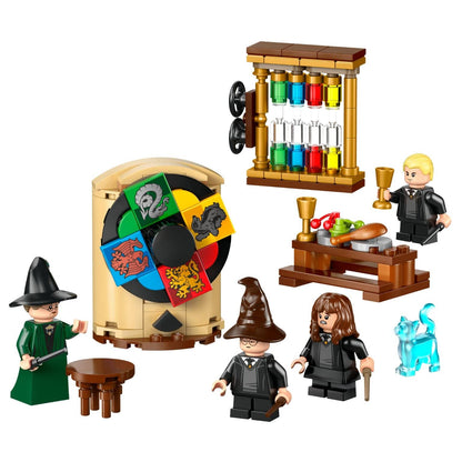 Lego Harry Potter Hogwarts Castle Sorting Hat ceremony with Hogwarts characters and accessories