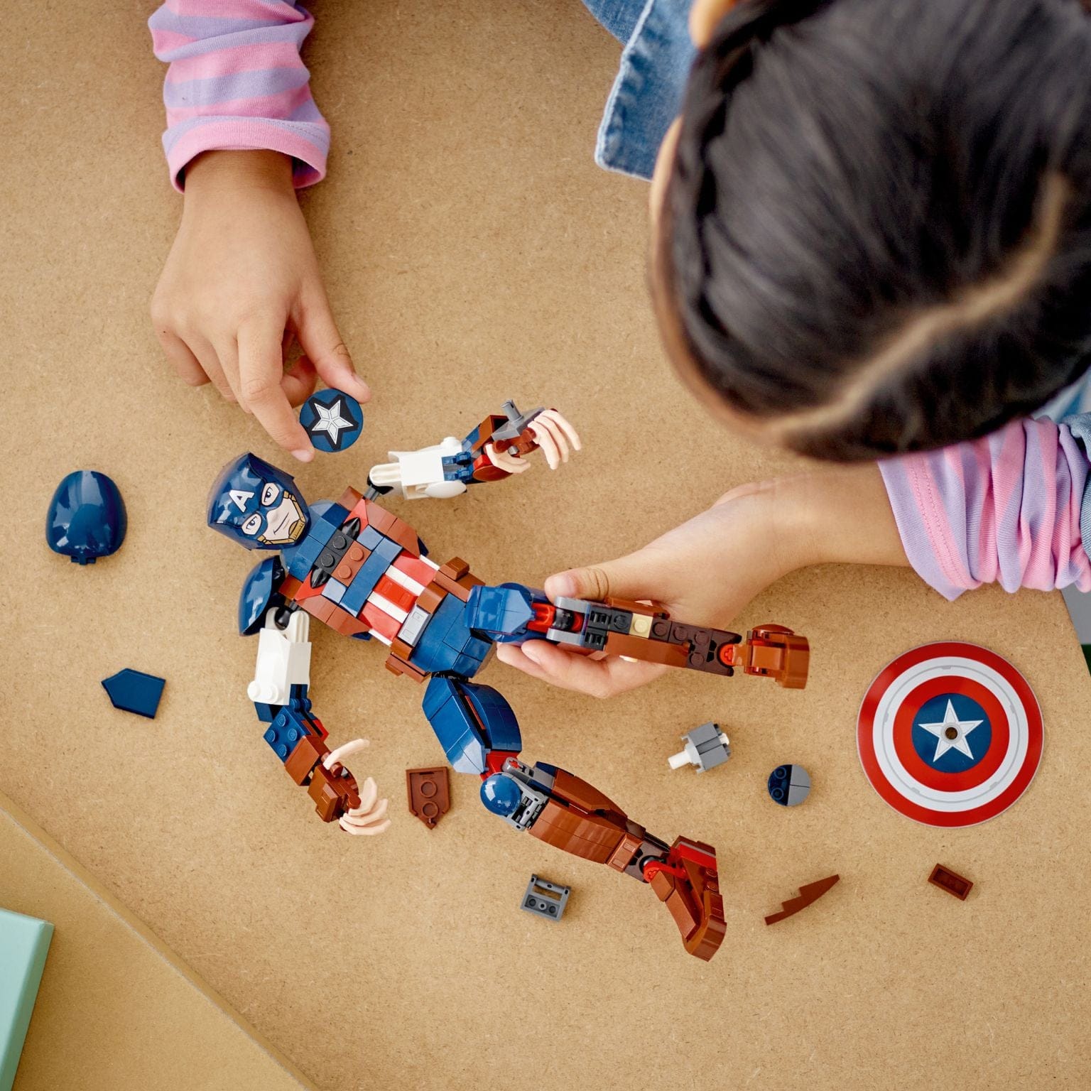 Figura de Construção de Capitão América LEGO Marvel com escudo icónico