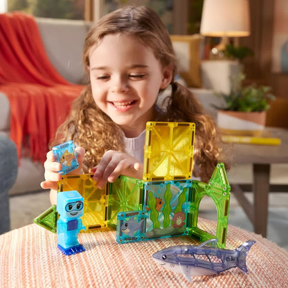 MAGNA-TILES Shark Dive with transparent magnetic pieces
