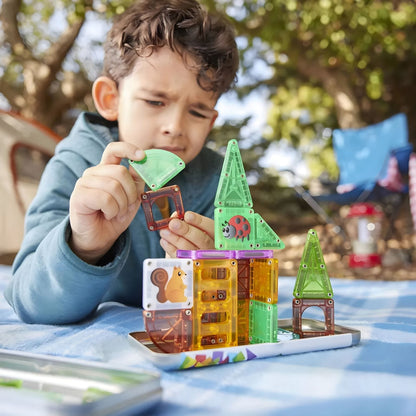 Packaging of the Magna-Tiles microMAGS Travel Tree House for travel