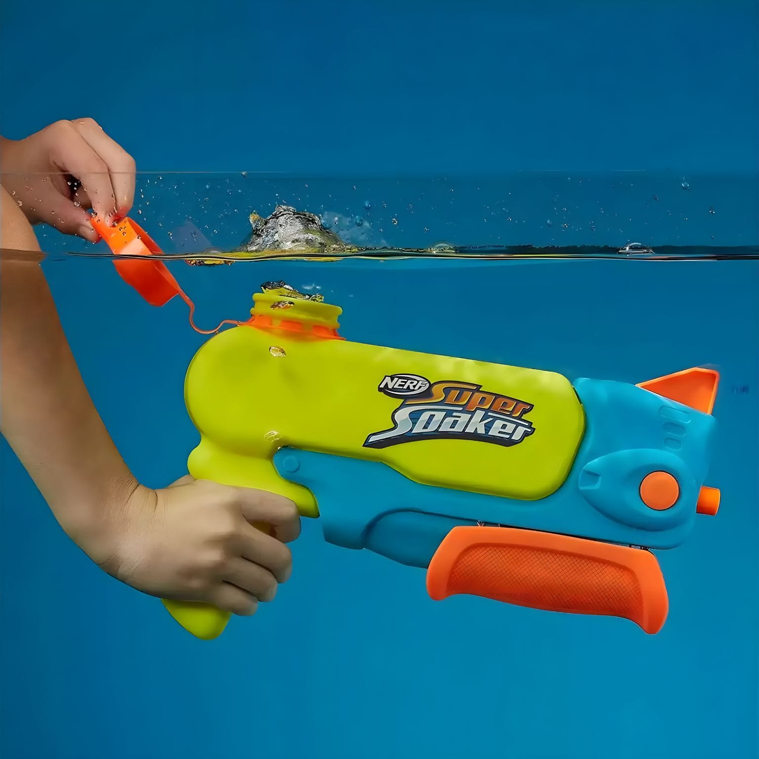 Nerf Super Soaker Wave Spray detalhe do lançador de água