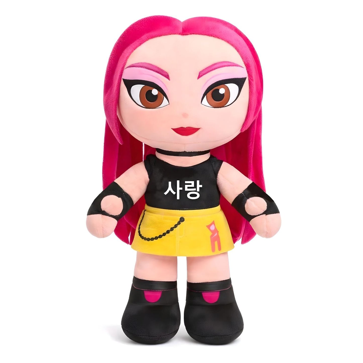 Peluche Mira com cabelo rosa, top preto e saia amarela estilo K-pop