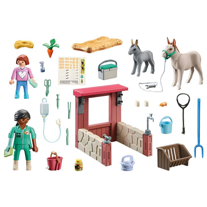 Playmobil 71471 Farm Vet side view