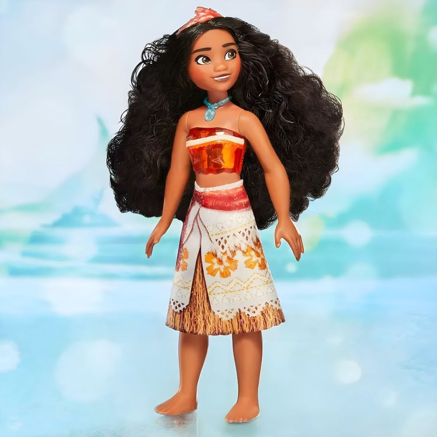 Boneca Princesa Disney Vaiana com cabelo comprido, colar azul e conjunto inspirado no filme