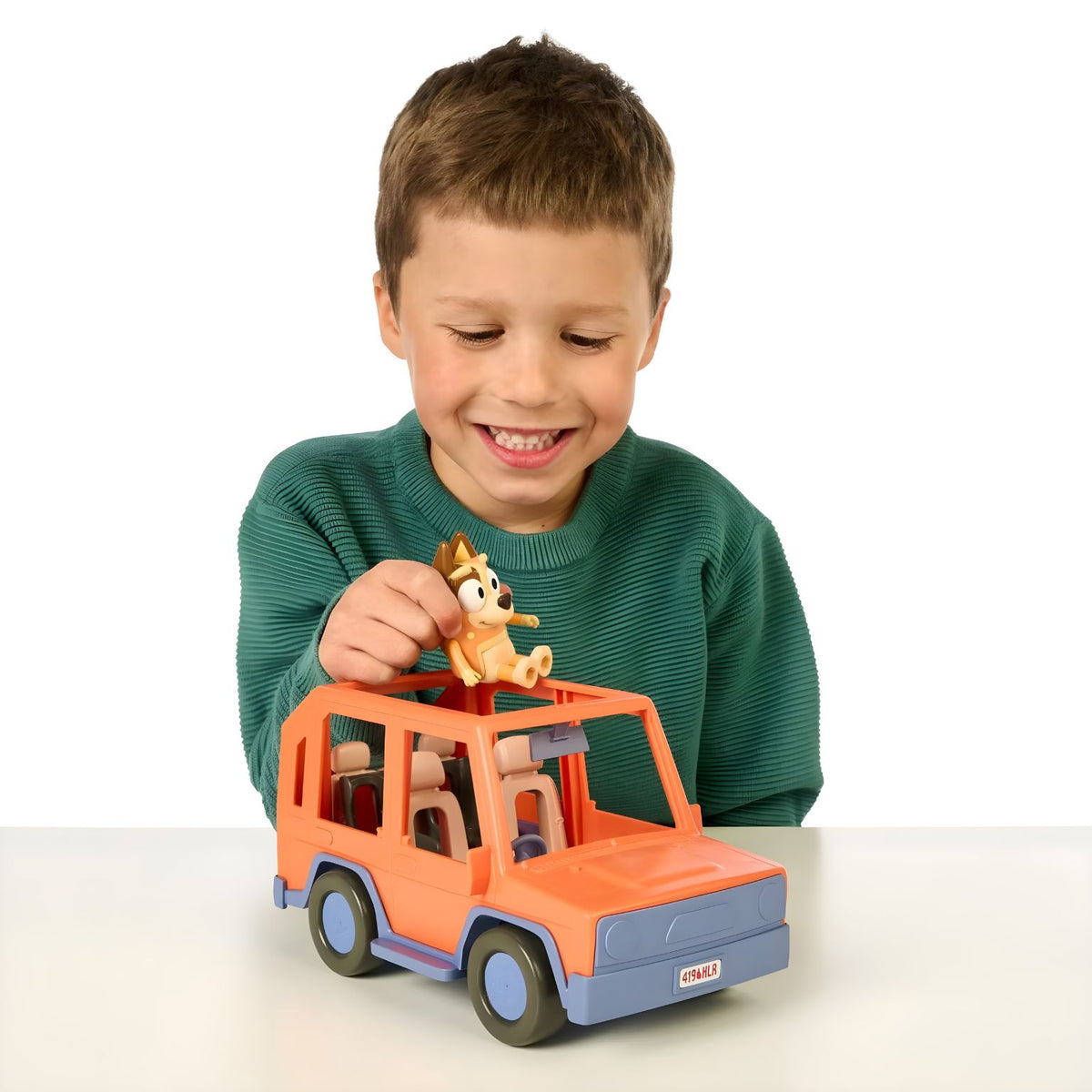 Carro da Bluey com Chilli da coleção de figuras Bluey