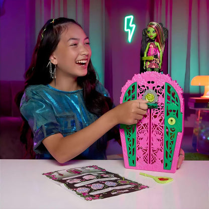 Introducing Monster High - Venus McFlytrap with Skulltime Secrets closet with SKU 775540525 recommended for + 4 years