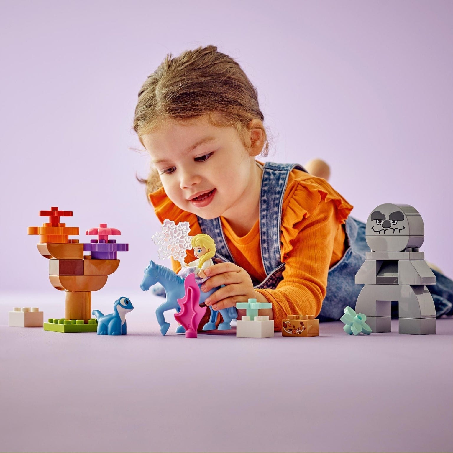 Apresentamos Lego Duplo Elsa e Bruni na Floresta Encantada com o SKU 661041824 recomendado para + 2 anos