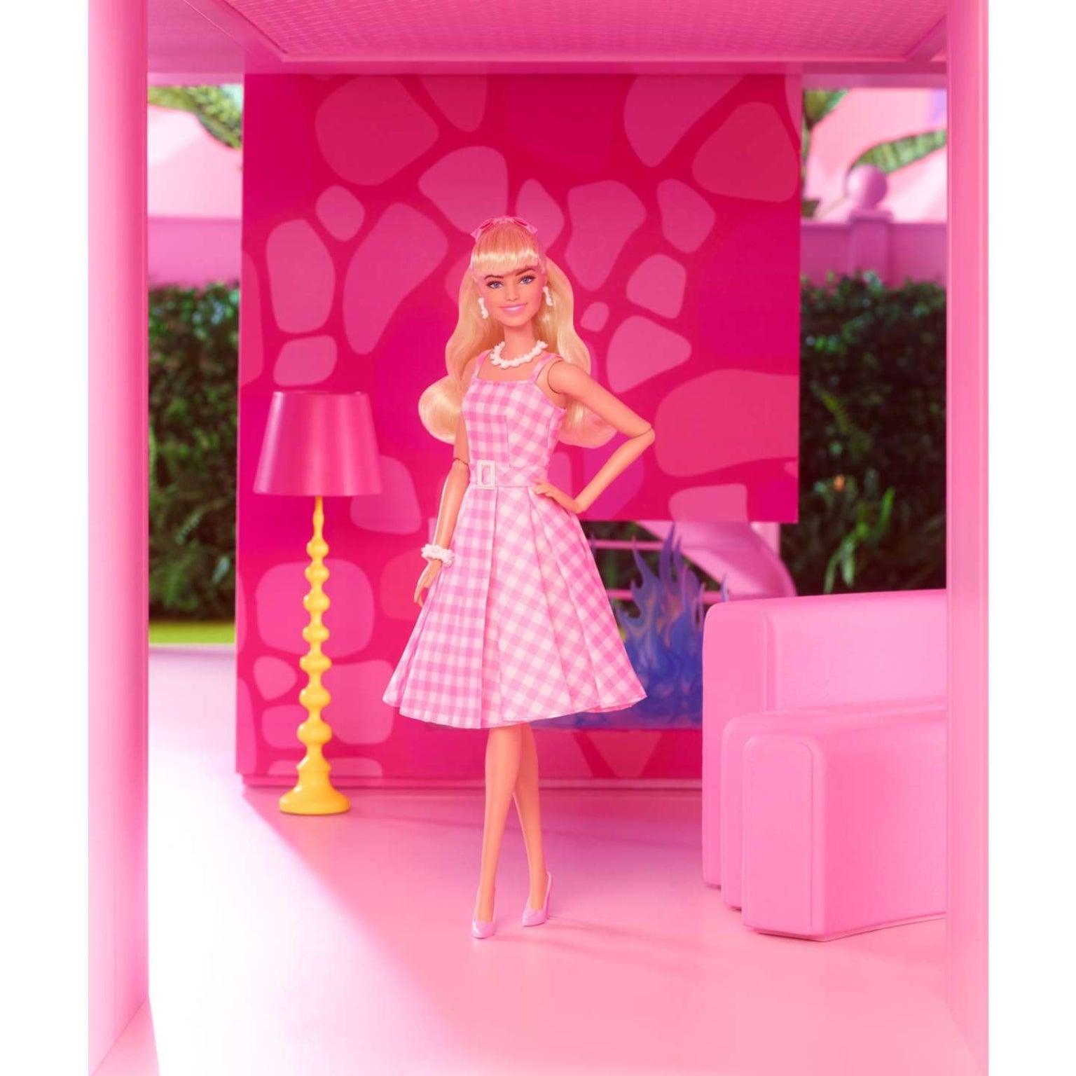 Barbie The Movie - Barbie em Vestido Rosa Gingham - Brincatoys