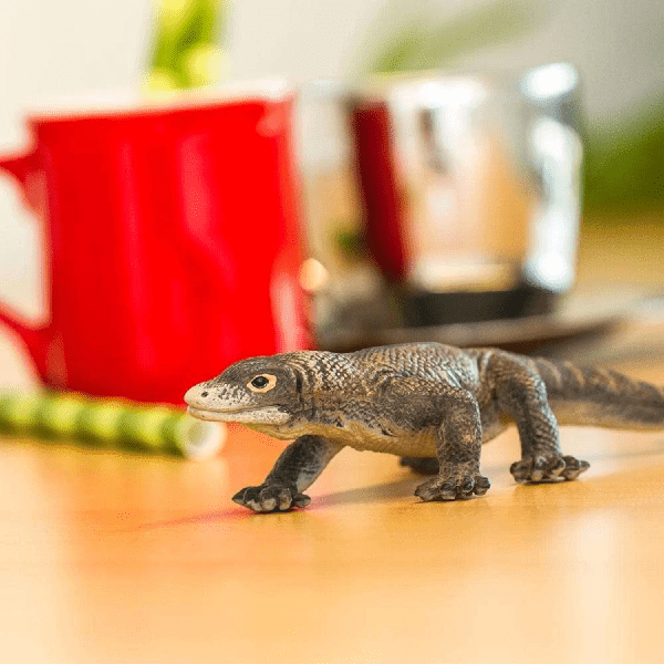 Apresentamos Figura de borracha - Dragão de Komodo com o SKU 430026321 recomendado para + 3 anos